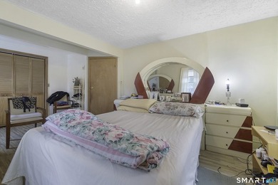 Welcome to 33 Colonial Road Unit 9, Stamford, CT 06906, with a - photo 22