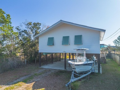 Charming 3-bedroom, 2-bath ''camp'' located in the heart of Bay - photo 1