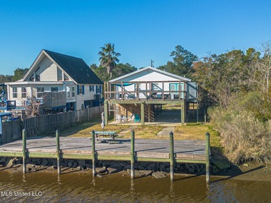 Charming 3-bedroom, 2-bath ''camp'' located in the heart of Bay - photo 2