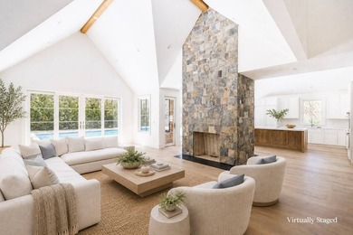 Just completed, this exquisite transitional-style new build just - photo 4