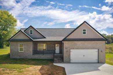 Center Hill Lake Home For Sale in Baxter Tennessee