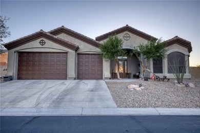 Welcome to 1215 Inverness Dr in Laughlin Ranch! This stunning 3 - photo 3
