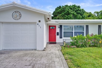 Welcome to this charming single-story residence in Leisureville - photo 4