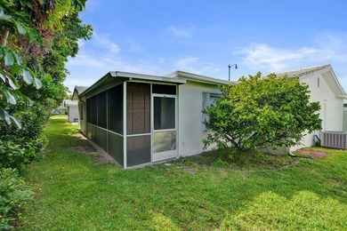 Welcome to this charming single-story residence in Leisureville - photo 5