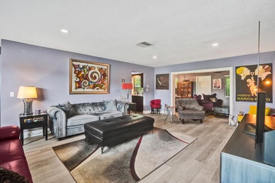Welcome to this charming single-story residence in Leisureville - photo 9