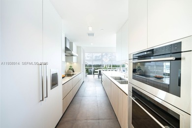 Breathtaking Sunset & Skyline Views from Private, Guard-Gated - photo 7