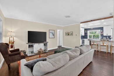 Welcome to this beautifully updated 3-bedroom, 2-bathroom pool - photo 6