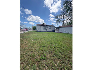 Darling home with stunning hardwood floors, great size rooms - photo 16