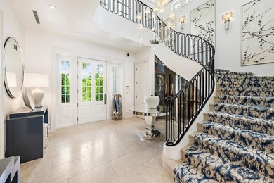 Stunning ''nearly new'' waterfront residence, complete with - photo 3