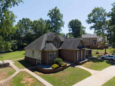 Beautiful 3,256 sq ft custom brick home located in a highly - photo 4
