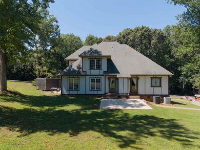 Beautiful 3,256 sq ft custom brick home located in a highly - photo 5