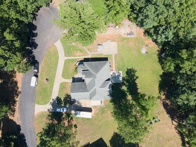 Beautiful 3,256 sq ft custom brick home located in a highly - photo 10