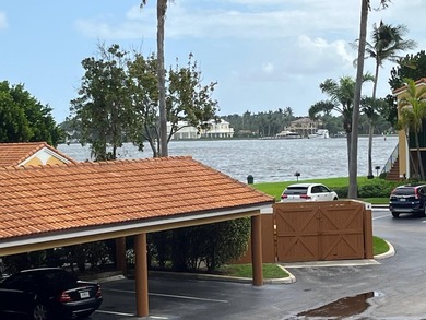 Exceptional opportunity to purchase a 2 bedroom 1 bath condo in - photo 1