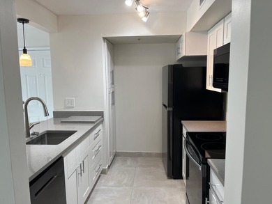 Exceptional opportunity to purchase a 2 bedroom 1 bath condo in - photo 4