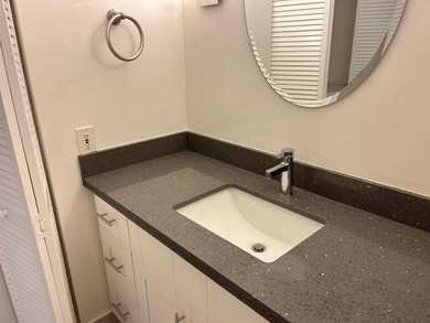 Exceptional opportunity to purchase a 2 bedroom 1 bath condo in - photo 10