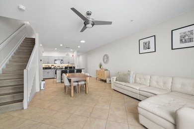 Welcome to this charming 3-bedroom, 2.5-bathroom townhouse - photo 11