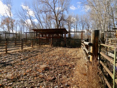 Located in the heart of Idaho, this remarkable 1,480-acre ranch - photo 12