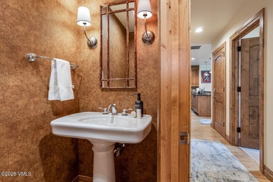Experience true ski-in/ski-out living in this beautifully - photo 18