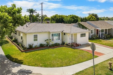 This corner lot, 3 Bedroom, 2 and 1/2 bath is in the popular Los - photo 3