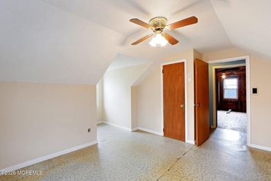 Exceptional opportunity to renovate or build your dream home in - photo 14
