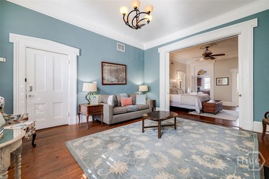 Welcome to The Southern Belle at 28 E Taylor Street, a rare - photo 5