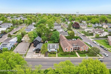 Exceptional opportunity to renovate or build your dream home in - photo 25