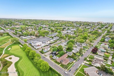 Exceptional opportunity to renovate or build your dream home in - photo 36