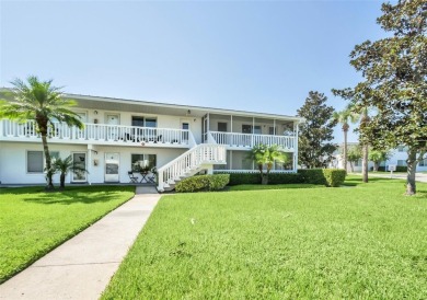 Lake Condo For Sale in Maitland, Florida