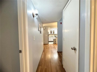 Beautifully updated, move-in-ready condo in a wonderful - photo 22