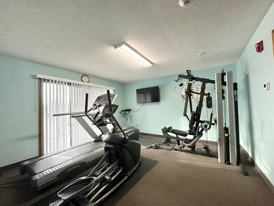 Beautifully updated, move-in-ready condo in a wonderful - photo 26