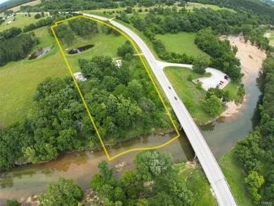 (private lake, pond, creek) Home For Sale in Houston Missouri