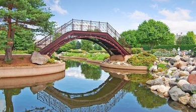 Beautifully updated, move-in-ready condo in a wonderful - photo 32