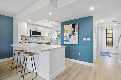 New roof 2026! Beautifully updated 1-bedroom, 1.5-bath townhouse - photo 3