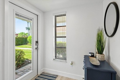 New roof 2026! Beautifully updated 1-bedroom, 1.5-bath townhouse - photo 5