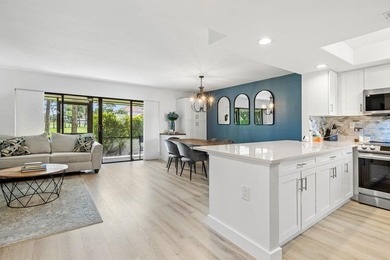New roof 2026! Beautifully updated 1-bedroom, 1.5-bath townhouse - photo 6