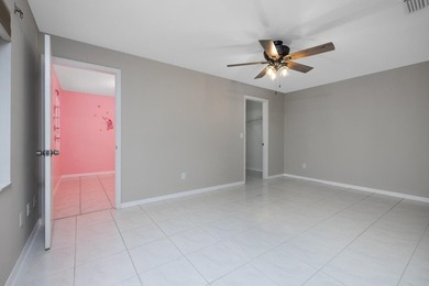 Welcome to this meticulously maintained 3-bedroom 3-bath pool - photo 21