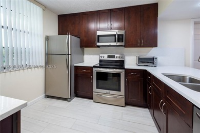This 2 bedroom 2 bathroom 3rd floor condo on the water is - photo 22