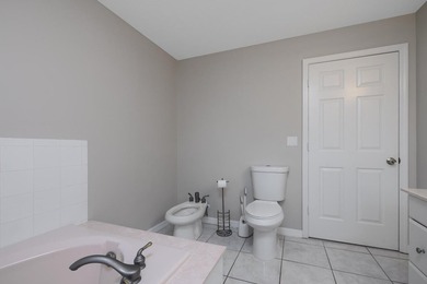 Welcome to this meticulously maintained 3-bedroom 3-bath pool - photo 27