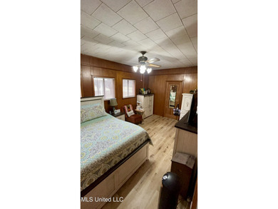 Right in the heart of Pearl, this charming 4-bedroom, 1-bath