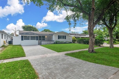 WELCOME TO THIS STUNNING HOME IN HOLLYWOOD HILLS, TOYALLY - photo 32