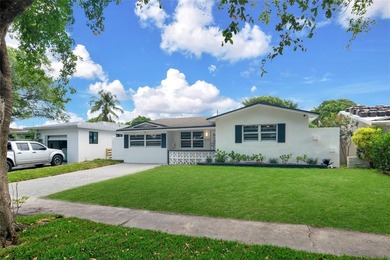 WELCOME TO THIS STUNNING HOME IN HOLLYWOOD HILLS, TOYALLY - photo 34