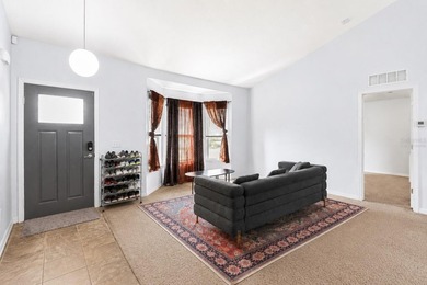 Seller Motivated!! Welcome to Royal Hills, where comfort, space - photo 5