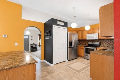 Seller Motivated!! Welcome to Royal Hills, where comfort, space - photo 10