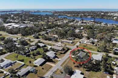 (private lake, pond, creek) Home For Sale in Nokomis Florida