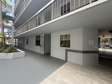 (private lake, pond, coastal) Condo For Sale in Miami Florida