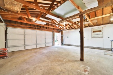 Experience the best of lake living in every season with this - photo 40