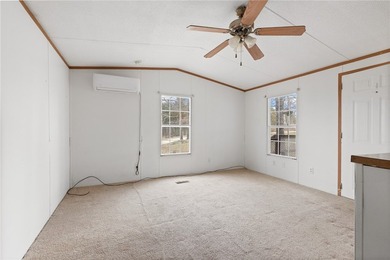 Escape to the lake with this cozy 1 bedroom, 1 bathroom retreat - photo 4
