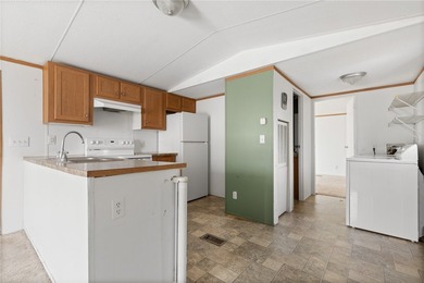 Escape to the lake with this cozy 1 bedroom, 1 bathroom retreat - photo 8