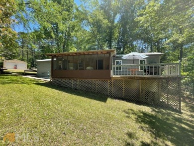 Lake Sinclair Home Sale Pending in Sparta Georgia