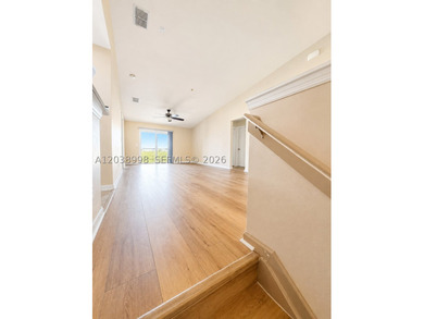 BRIGHT, MODERN & MOVE-IN READY CORNER UNIT IN JAMESON PLACE! - photo 8
